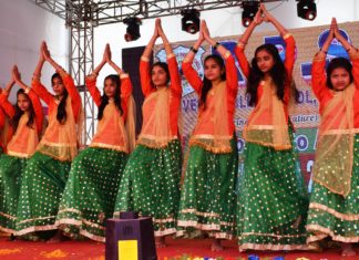 वसंतोत्सव के अवसर पर ऐसे किया आरपीएस की लड़कियों ने स्वागत