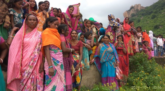 बाढ में डूबे चार और लोगों के शव बरामद, अब तक 6 लोगों की मौत