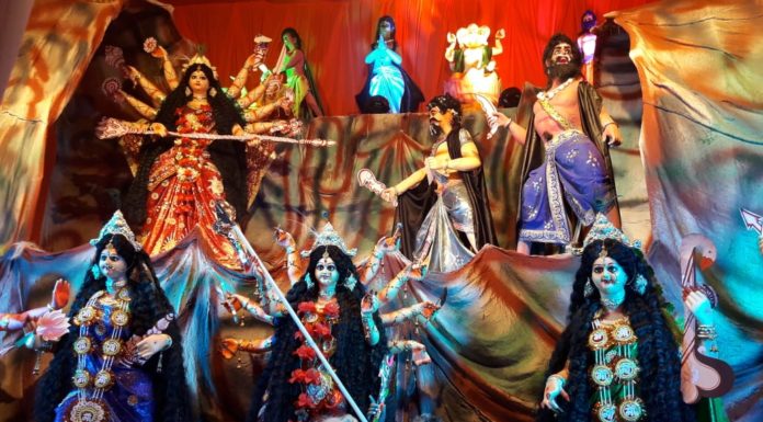 100 साल पहले एक जगह शुरू हुई थी दुर्गा प्रतिमा स्थापित करने की परंपरा, अब 31 पंडालों में हुई पूजा