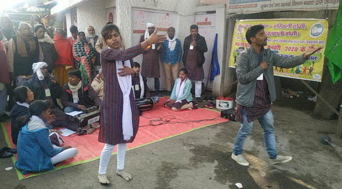 जन शिक्षा के नुक्कड़ नाटक मंडली द्वारा 187 पंचायतों के 374 गाँओं में चलाया जा रहा जागरूकता अभियान