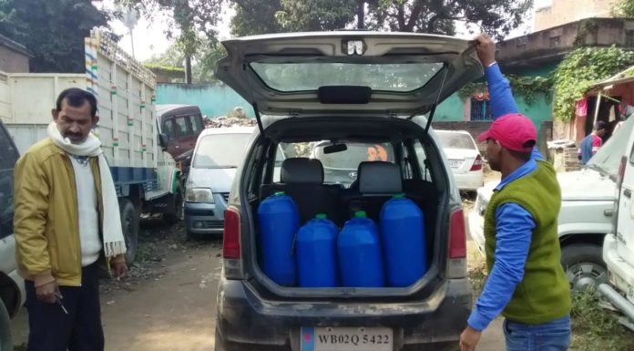 कार में 148 लीटर शराब बरामद कारोबारी फरार कार भी जब्त