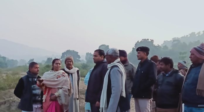 उग्रवाद प्रभावित मढ़ी जंगल में बनेगा प्रस्तावित डैम निर्माण स्थल का लिया जायजा