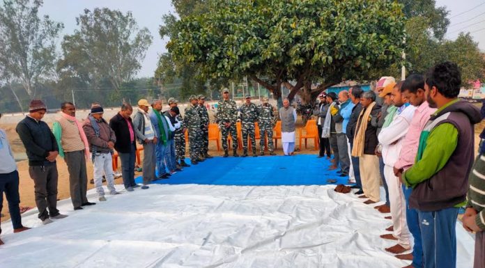 डूबती लड़कियों के बचाने में जान गंवाने वाले टीचर के नाम पर बना तालाब