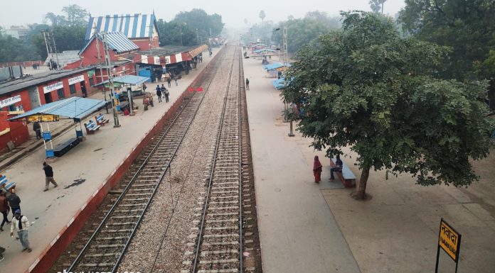 केजी रेलखंड की अधिकांश ट्रेन रद्द, पहली बार दिन भर बंद रहा रेल परिचालन