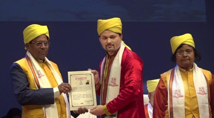 पटना विश्वविद्यालय के दीक्षांत समारोह मे सम्मानित हुए रजौली के गहलोत साहब