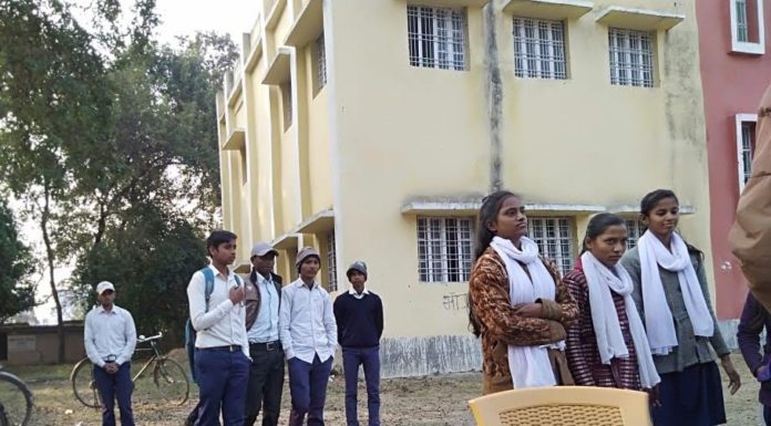 लंबी छुट्टी के बाद खुले विद्यालयों में लौटी रौनक, बच्चों से गुलजार हुए स्कूल