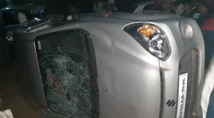 धक्का मार कर भाग रहे अल्टो गाड़ी ने मारी पलटी पुलिस ने लिया अपने कब्जे में।