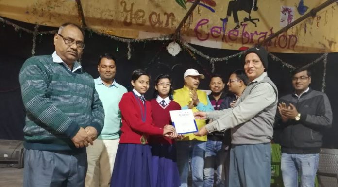 नेशनल चिल्ड्रेन साइंस कांग्रेस में जेएनवी की शिप्रा सिंह ने जीता यंगेस्ट साइंटिस्ट का खिताब