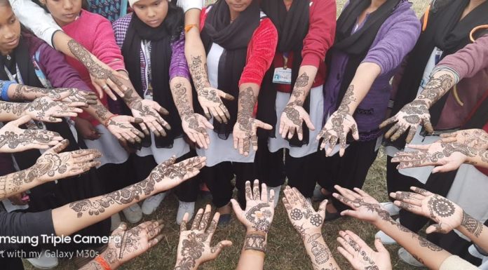 मानव श्रृंखला को लेकर जिले भर में आयोजित हुए कार्यक्रम, स्कूलों में हुआ मेंहदी प्रतियोगिता का आयोजन