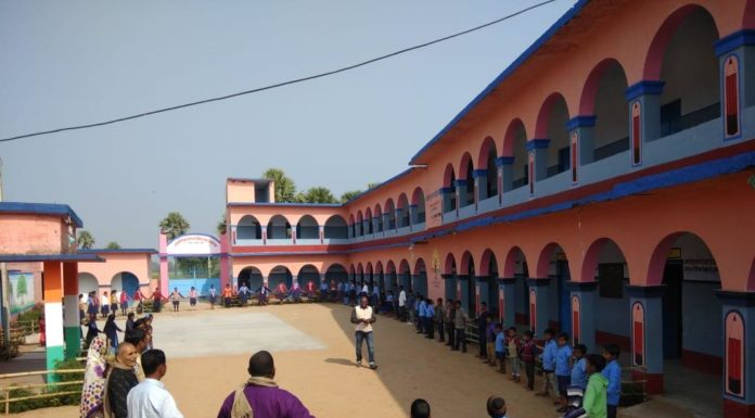 जिल के 1785 स्कूलों में बच्चों ने 19 जनवरी को बनने वाले मानव श्रृंखला का किया माॅक ड्रील