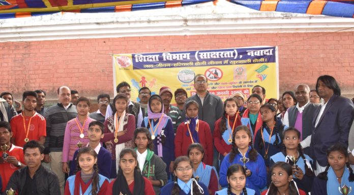 गांधी इंटर स्कूल में आयोजित प्रतियोगिता में सफल प्रतिभागियों को डीईओ ने किया सम्मानित