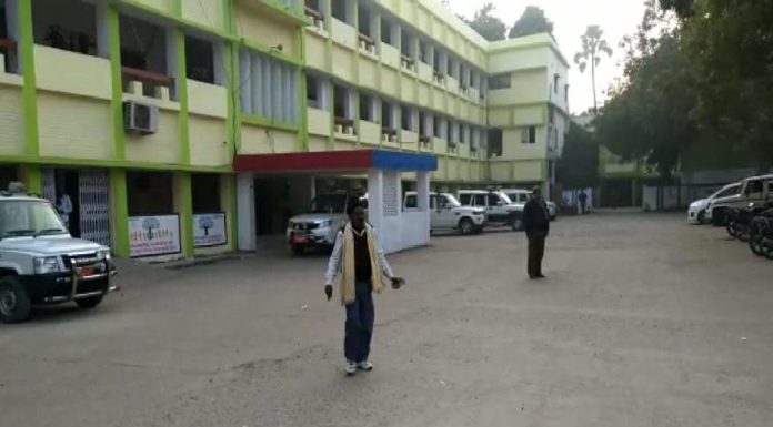 बिहार शराबबंदी: जब एक शराबी ने नवादा कलेक्ट्रेट परिसर में किया हंगामा, भेजा गया जेल