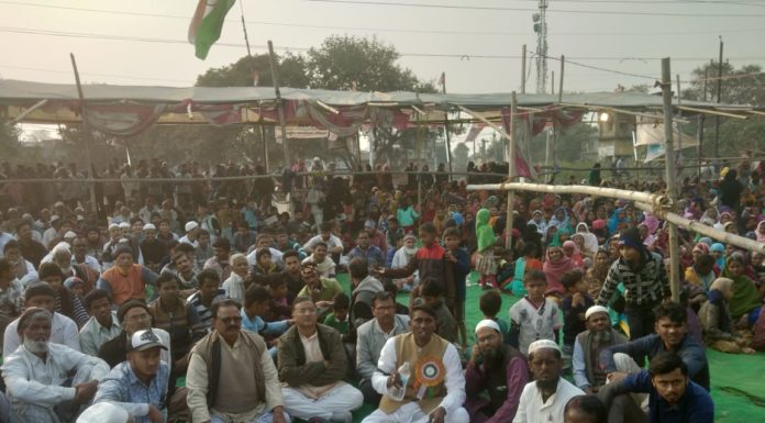 सीएए, एनआरसी के खिलाफ पांचवें दिन आंदोलन जारी, धरना स्थल पर रात में भी डटे हैं लोग