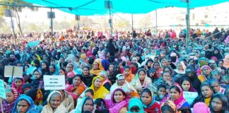 एनआरसी के खिलाफ मुस्लिम महिलाएं का अनशन जारी, दसवों दिन किया पदयात्रा