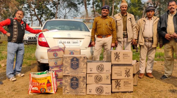 लग्जरी वाहन पर दर्जनों कार्टून विदेशी शराब के साथ दो गिरफ्तार