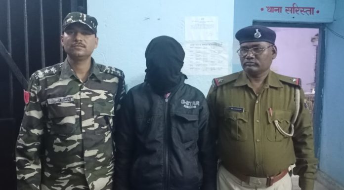 बेस कैम्प एवं दर्जनों अपराधिक मामले में संलिप्त नक्सली गिरफ्तार