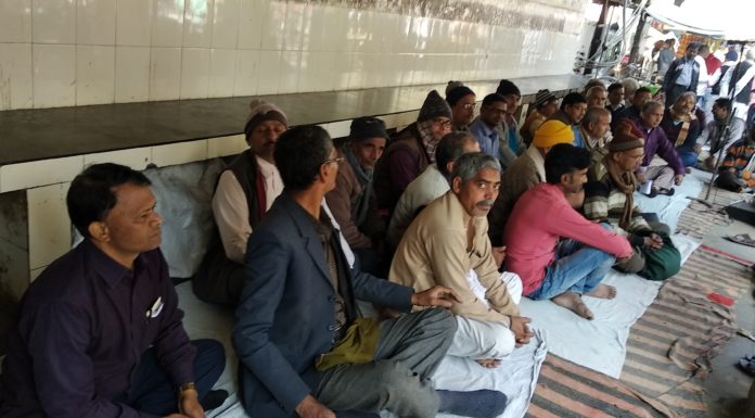 वित्तरहित काॅलेज कर्मी विभिन्न मांगों को लेकर एक दिवसीय बैठक