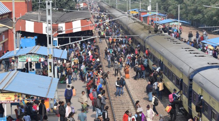 सिपाही भर्ती परीक्षाः दो घंटे के बदले हुआ 24 घंटे का इम्तिहान