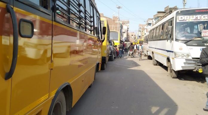 वारिसलीगंज को जाम से राहत दिलाने के लिए प्रशासन शख्त, नियम तोड़ने वाले वाहन मालिकों से पर 8 हजार का जुर्माना