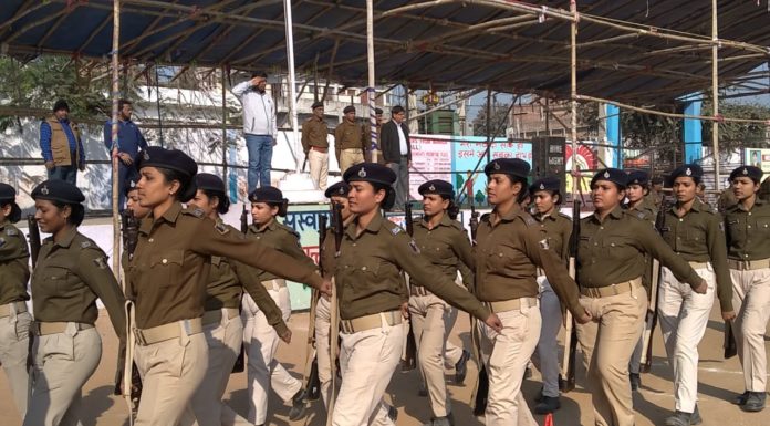 गणतंत्र दिवस की तैयारी को लेकर हरिश्चंद्र स्टेडियम में किया गया पूर्वाभ्यास, डीमए ने परेड का किया निरीक्षण