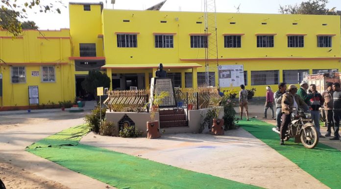 नवादा के चार परीक्षा केन्द्रों को बनाया गया माॅडल सेंटर, रंग बिरंगे गुब्बारे से सजाया मेन गेट