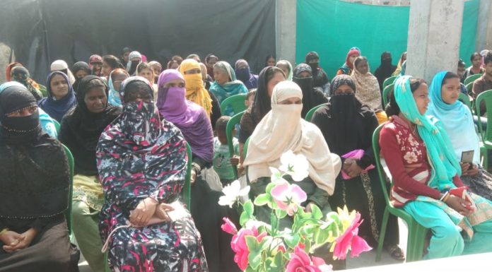 वार्षिक परीक्षा को लेकर स्कूल में आयोजित पेरेंट्स मीटिंग