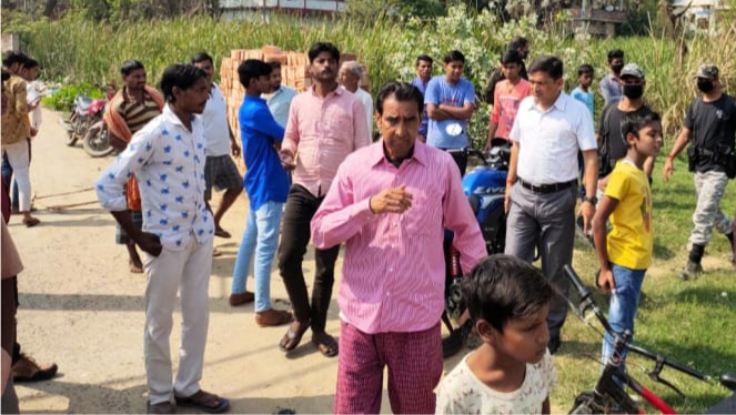 नवादा मे बुंदेलखंड थाना के पास नाले मे युवक का शव मीला