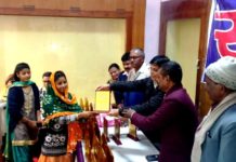 कूची और स्याही से विरासत बचाने की भावनाओं को उकरने वाले 34 बच्चे हुए सम्मानित