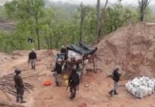 पुलिस मुखबिरी के संदेह में नक्सलियों ने की अभ्रक धंधेबाज की हत्या