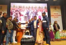 नवादा के डीडीसी एवं मुखिया को दिल्ली में किया गया सम्मानित