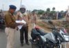 धमौल ओपी की पुलिस ने की वाहन जांच
