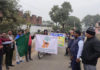 डीएम ने हरी झंडी दिखाकर रैली को किया रवाना,रैली को स्कूली छात्रों ने किया स्वागत