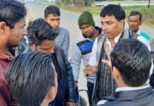 पंचायत मुख्यालय में हाईस्कूल खोलने की मांग को लेकर मध्य विद्यालय दोना को बंद करेगें दोना वासी