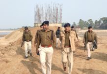 नवादा के बकसोती में अपराधियों ने एक पोकलोन समेत दो वाहनो में लगा दी आग, 16 मजदूरों के साथ मारपीट