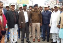 पब्लिक, पदाधिकारी और सामाजिक कार्यकर्ताओं ने मिलाया हाथ से हाथ