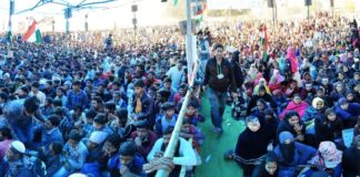 जनता फाउण्डेशन का धरना 12वें दिन भी जारी, तारिक अनवर भी शामिल