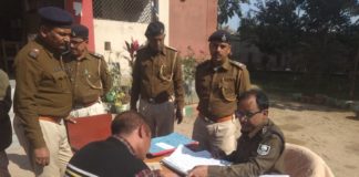 निरीक्षण के दौरान पुलिस अधिकारियों को दिया आवश्यक दिशा निर्देश, एसडीपीओ ने कांडों की समीक्षा