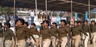 गणतंत्र दिवस की तैयारी को लेकर हरिश्चंद्र स्टेडियम में किया गया पूर्वाभ्यास, डीमए ने परेड का किया निरीक्षण