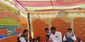कुशवाहा पूजा समिति की ओर से छात्र-छात्राओं के बीच प्रतिभा खोज प्रतियोगिता